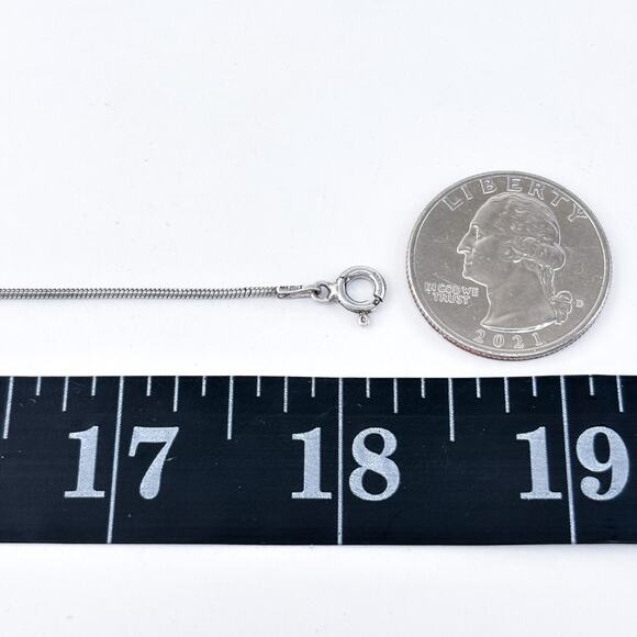 Vintage Italy Sterling Silver 925 1.1mm Snake Chain Necklace 18" - Picture 2 of 3